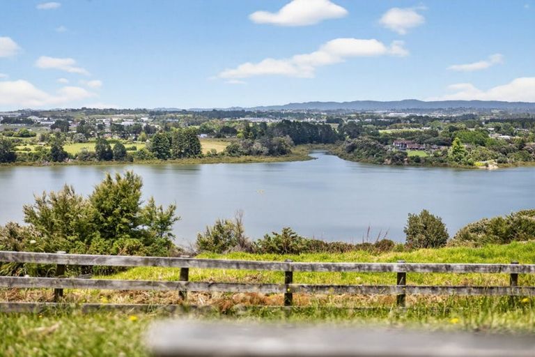 Photo of property in 23 James Paige Lane, Riverhead, Albany, 0793