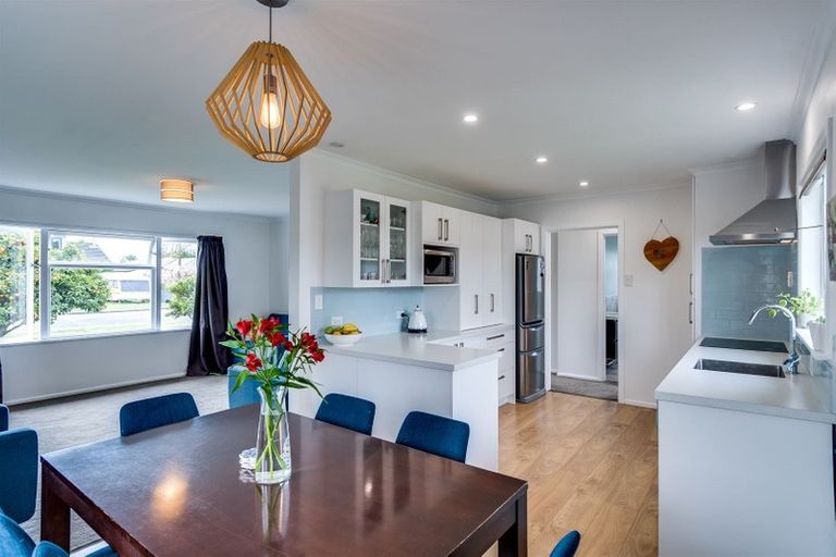 Photo of property in 12 Chester Street, Taradale, Napier, 4112