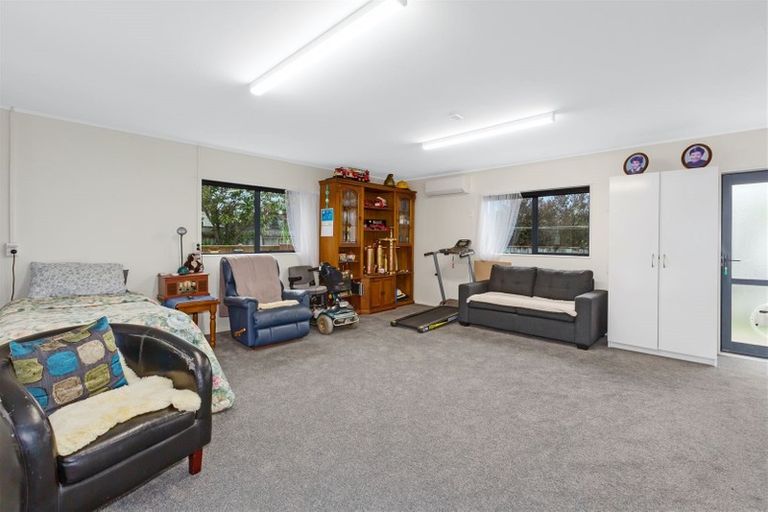 Photo of property in 1 West Peak Way, Otaki, 5512