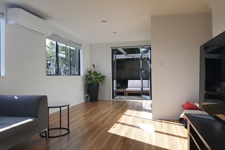 Photo of property in 46 Benchmark Drive, Massey, Auckland, 0614