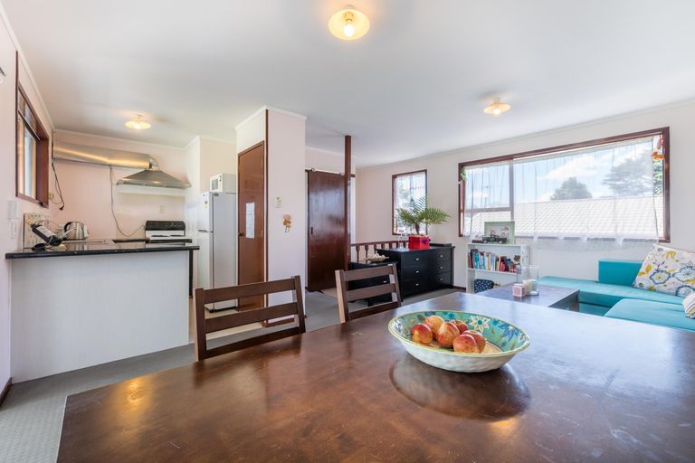 Photo of property in 5/26 Islington Avenue, New Lynn, Auckland, 0600