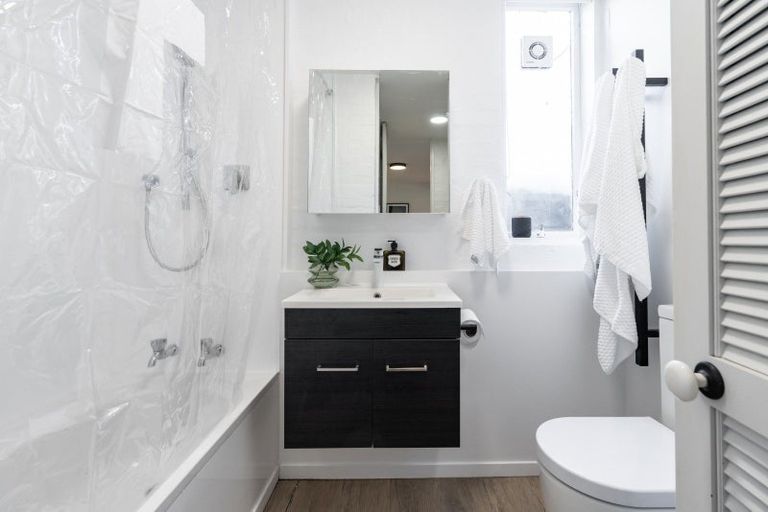 Photo of property in 141k Churton Drive, Churton Park, Wellington, 6037