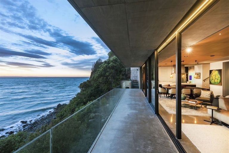 Photo of property in 1 Whitewash Head Road, Scarborough, Christchurch, 8081