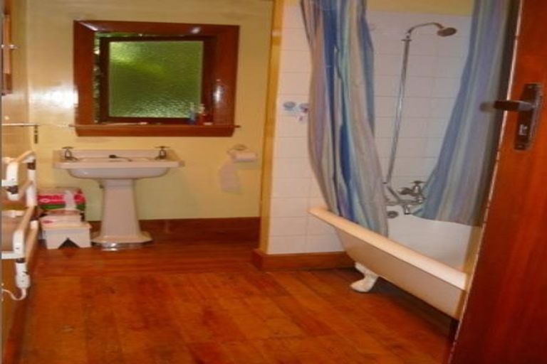 Photo of property in 16 Dilworth Street, Riccarton, Christchurch, 8011