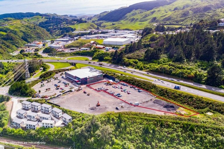 Photo of property in 1 Ara Paiwhenua, Tawa, Wellington, 5028