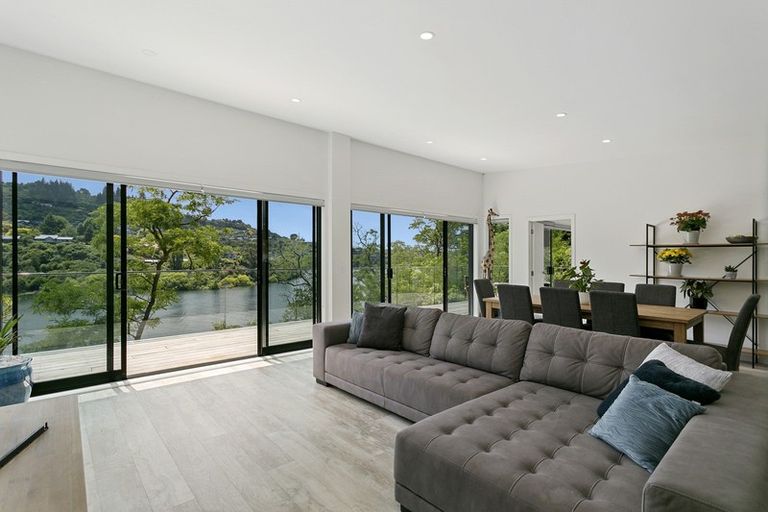 Photo of property in 19 Parawera Drive, Acacia Bay, Taupo, 3330