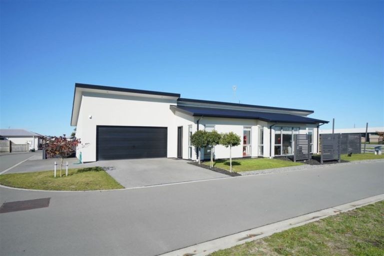 Photo of property in 38 Solander Road, Pegasus, 7612