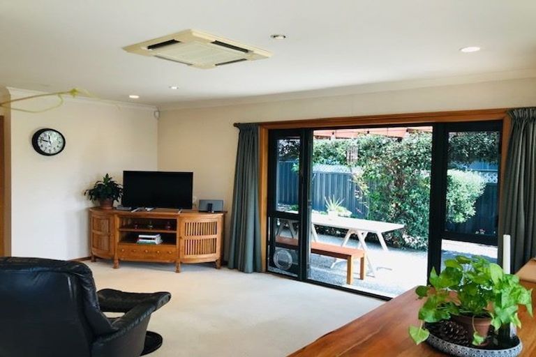 Photo of property in 3 Kentia Place, Havelock North, 4130