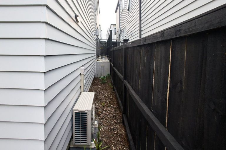 Photo of property in 36b Eastern Beach Road, Bucklands Beach, Auckland, 2012