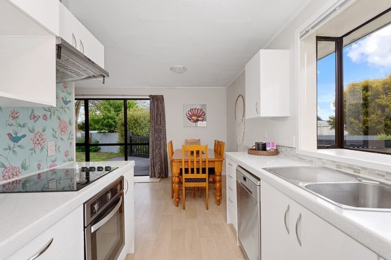 Photo of property in 44d Woodend Road, Woodend, 7610