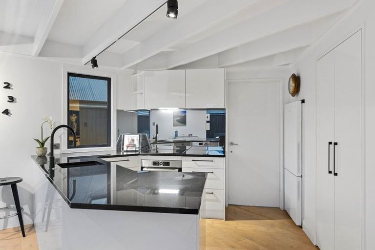 Photo of property in 2/36 Edgeware Road, St Albans, Christchurch, 8014