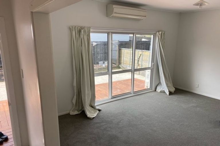 Photo of property in 34b Toru Street, Te Atatu Peninsula, Auckland, 0610