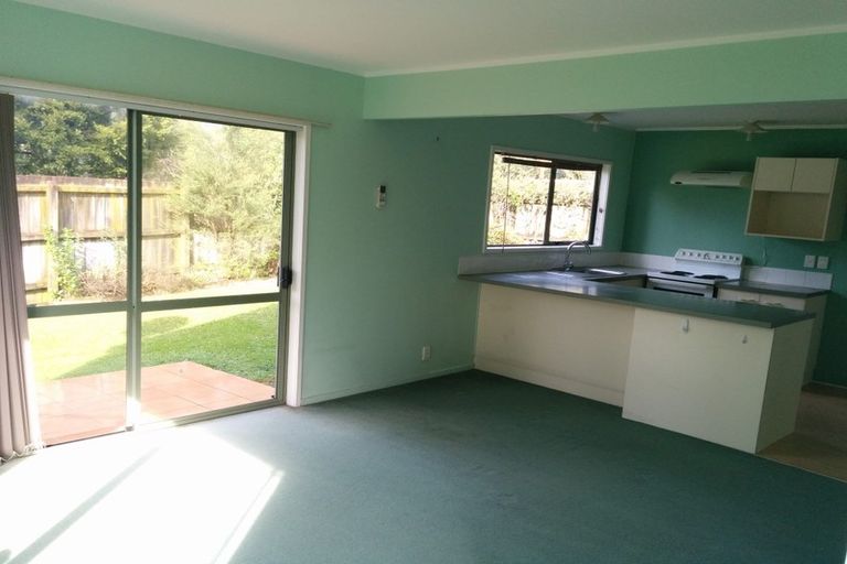 Photo of property in 19 Caspian Close, New Lynn, Auckland, 0600