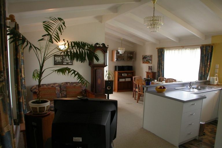 Photo of property in 2/40 Laurie Avenue, Papakura, 2110