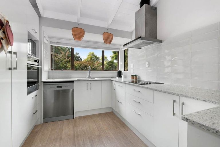 Photo of property in 1/4 Eastwood Rise, Browns Bay, Auckland, 0630