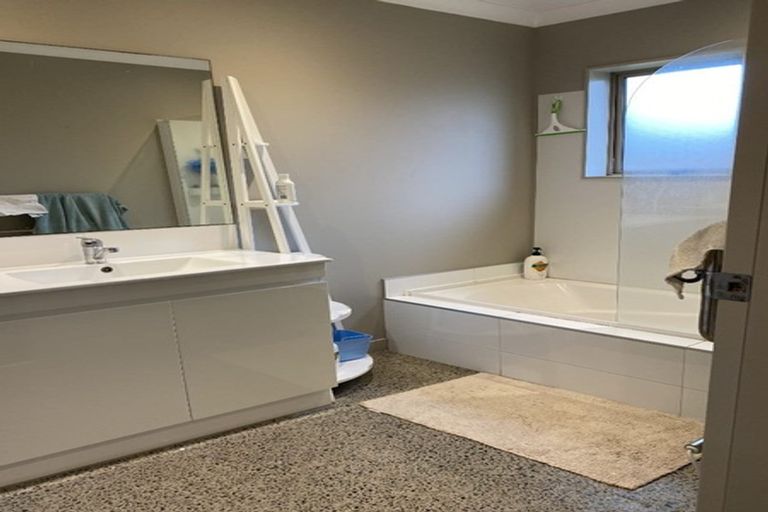 Photo of property in 84 Solomon Street, Brookfield, Tauranga, 3110