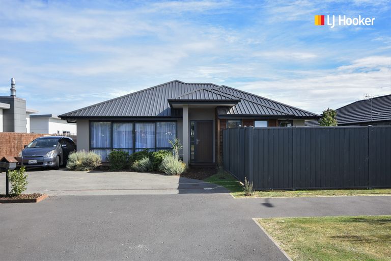 Photo of property in 13 Caledonia Drive, Mosgiel, 9024