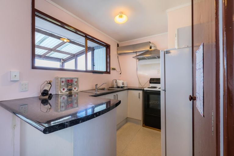 Photo of property in 5/26 Islington Avenue, New Lynn, Auckland, 0600