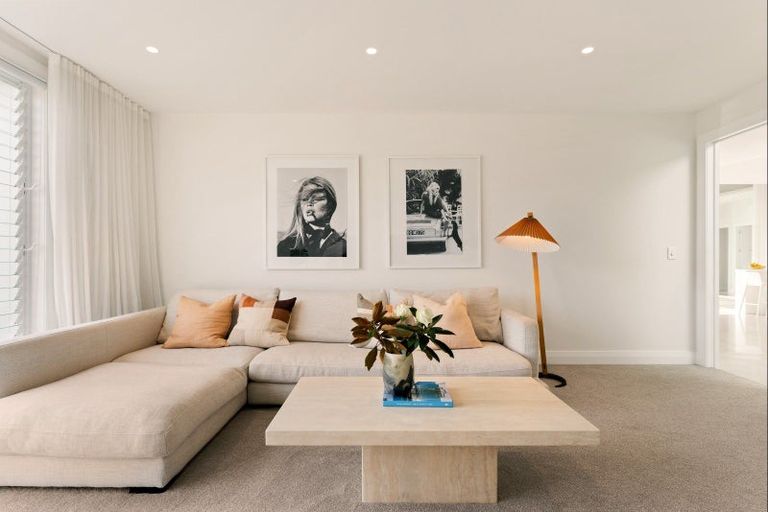 Photo of property in 11 Shearwater Lane, Point Wells, 0986