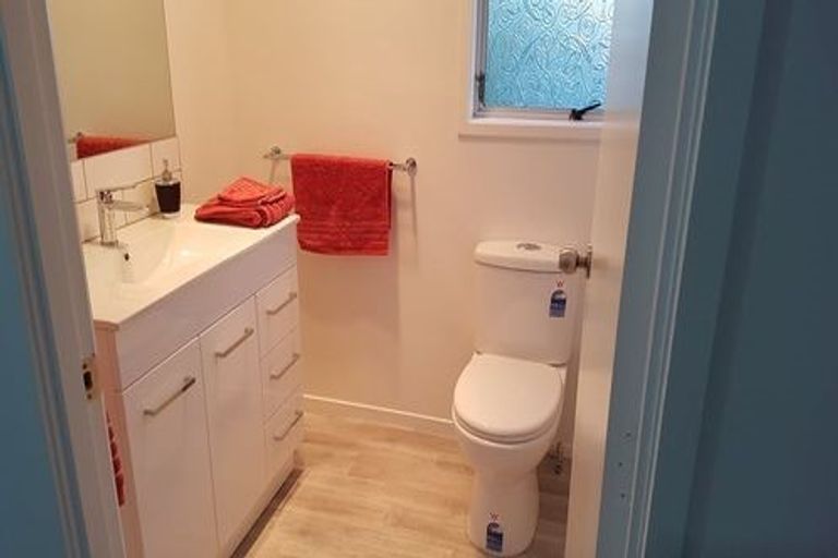 Photo of property in 48 Sharland Avenue, Manurewa, Auckland, 2102