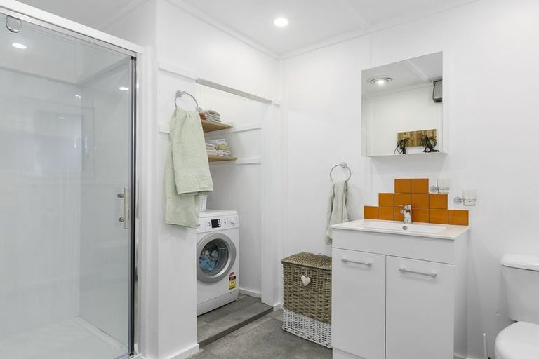 Photo of property in 25 Adderley Terrace, Ravensbourne, Dunedin, 9022