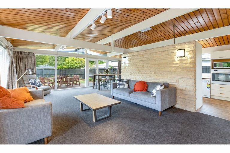 Photo of property in 41 Barnes Road, Redwood, Christchurch, 8051