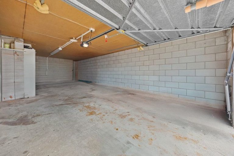 Photo of property in 2/4 Illana Place, Ranui, Auckland, 0612