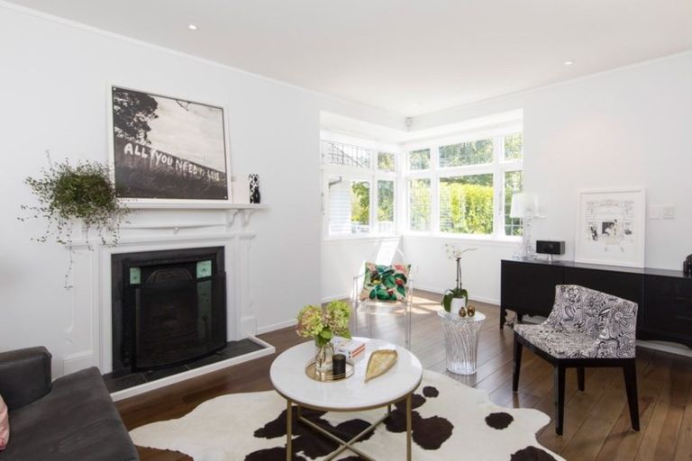 Photo of property in 19 Martin Avenue, Beckenham, Christchurch, 8023