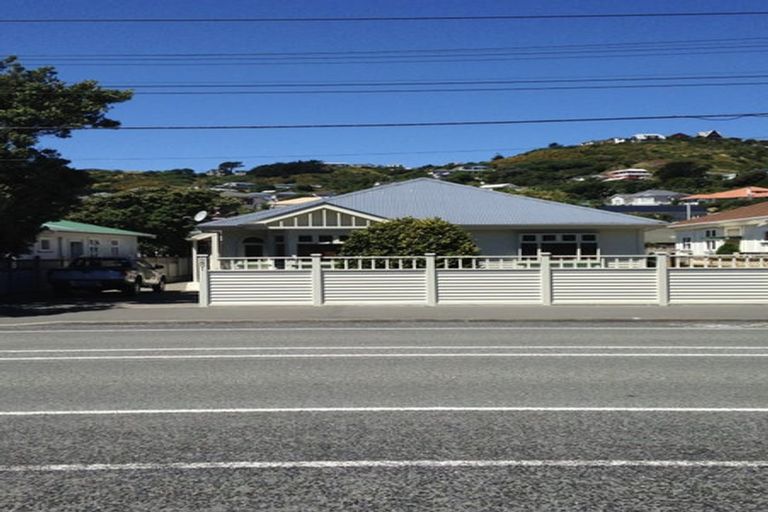 Photo of property in 281 The Parade, Island Bay, Wellington, 6023