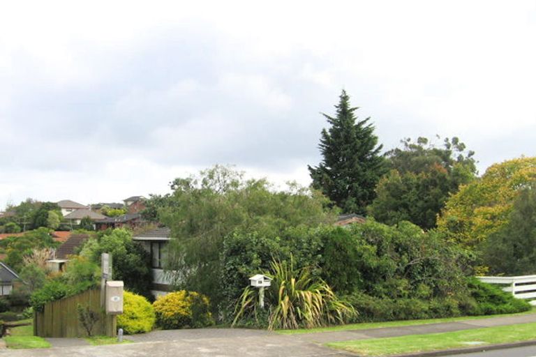 Photo of property in 57 Botany Road, Botany Downs, Auckland, 2010