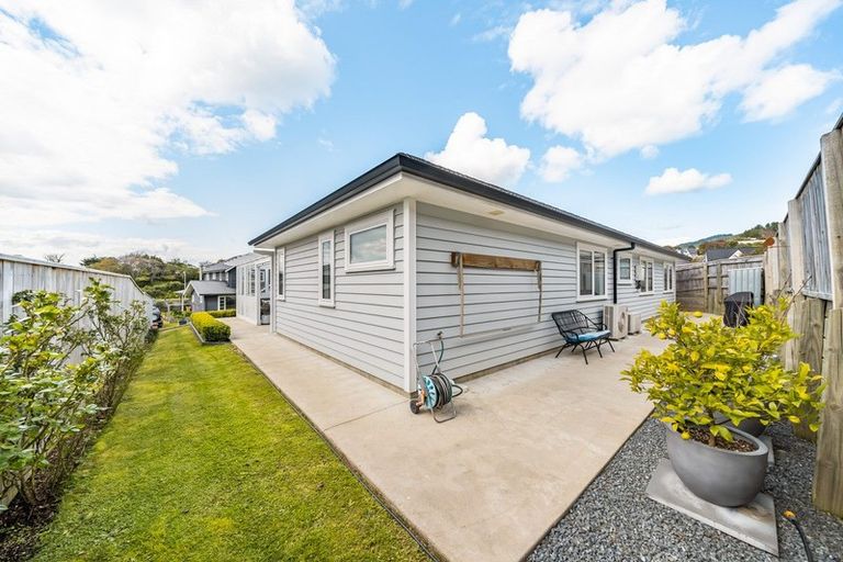 Photo of property in 35 Kurth Crescent, Silverstream, Upper Hutt, 5019