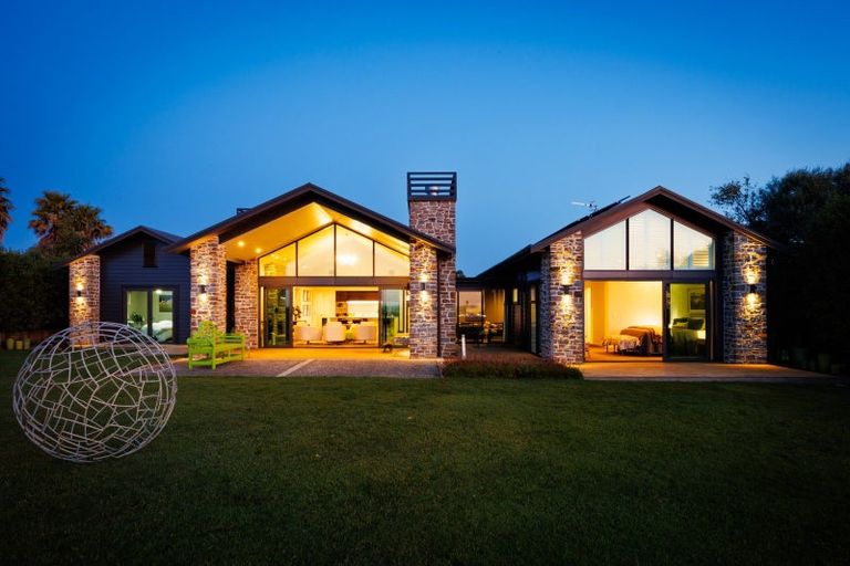 Photo of property in 21 The Strand, Fitzherbert, Palmerston North, 4410