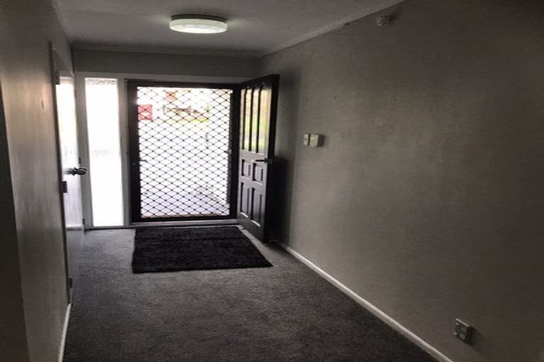 Photo of property in 2/2 Monde Place, Clover Park, Auckland, 2019