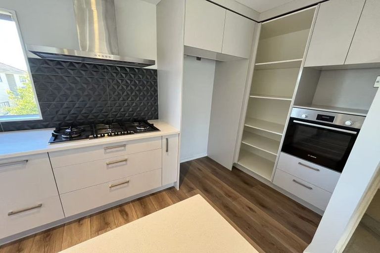 Photo of property in 87 Bordeaux Parade, Te Atatu South, Auckland, 0610