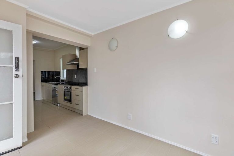 Photo of property in 73 Kenderdine Road, Papatoetoe, Auckland, 2025