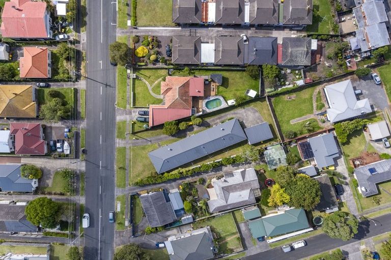 Photo of property in 132 Astley Avenue, New Lynn, Auckland, 0600