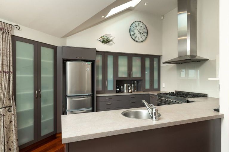 Photo of property in 1 Cape View, Atawhai, Nelson, 7010