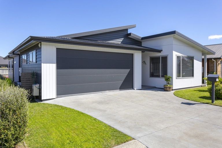 Photo of property in 19 Noumea Drive, Rangatira Park, Taupo, 3330