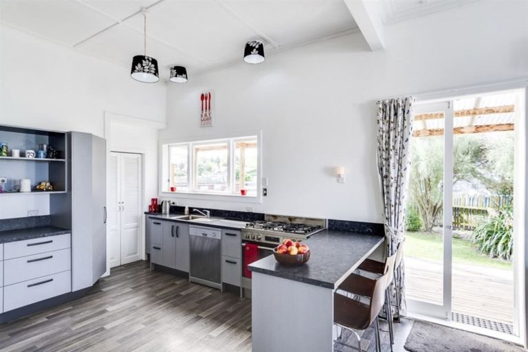 Photo of property in 30 Bell Street, Otane, 4202