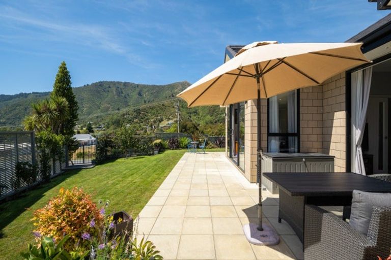 Photo of property in 10 Admiralty Place, Waikawa, Picton, 7220