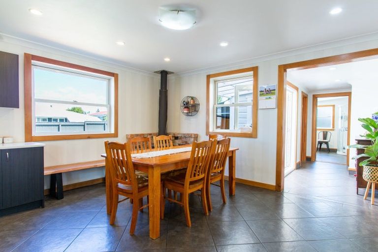 Photo of property in 11 Albert Street, Dannevirke, 4930