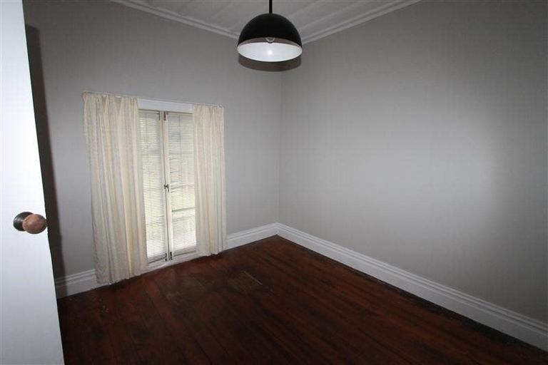 Photo of property in 27 Glenview Road, Glen Eden, Auckland, 0602