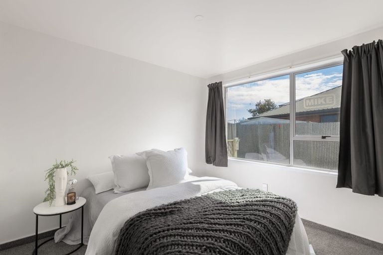 Photo of property in 14 De Bloge Place, Burwood, Christchurch, 8061