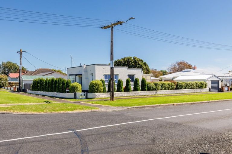 Photo of property in 6 High Street West, Waitara, 4320