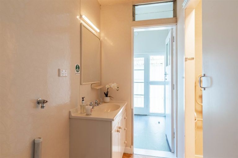 Photo of property in 2 James K Baxter Place, Addington, Christchurch, 8024