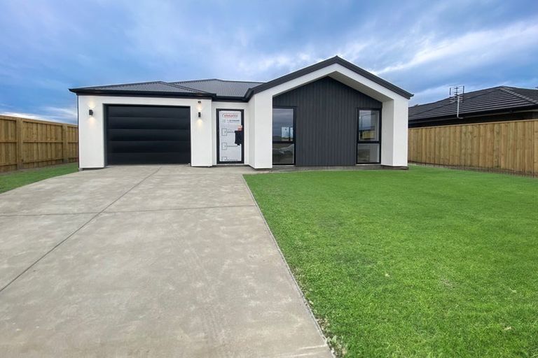 Photo of property in 47 Mehrtens Crescent, Woodend, 7691