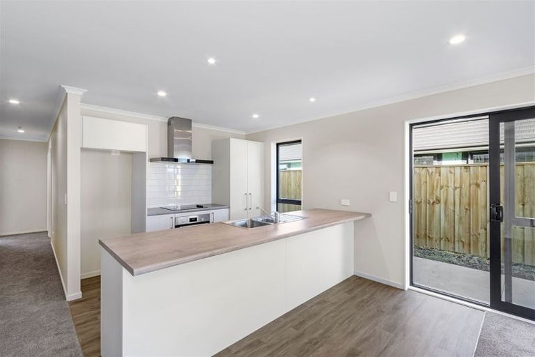 Photo of property in 8 Finstock Way, Rolleston, 7614