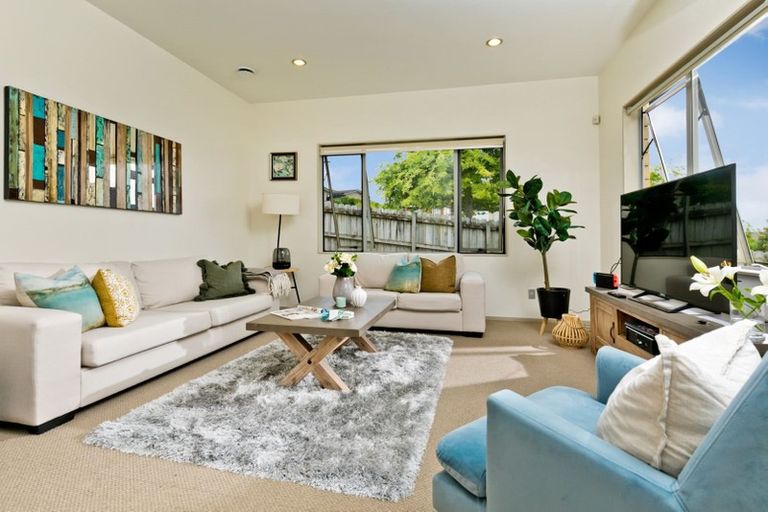 Photo of property in 62 Lake Panorama Drive, Henderson, Auckland, 0612