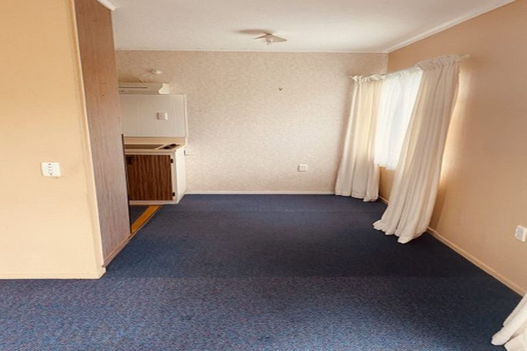 Photo of property in 8 Bushland Grove, Paparangi, Wellington, 6037