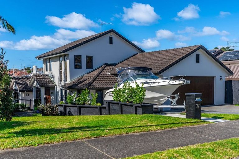 Photo of property in 37 Blue Heron Rise, Stanmore Bay, Whangaparaoa, 0932